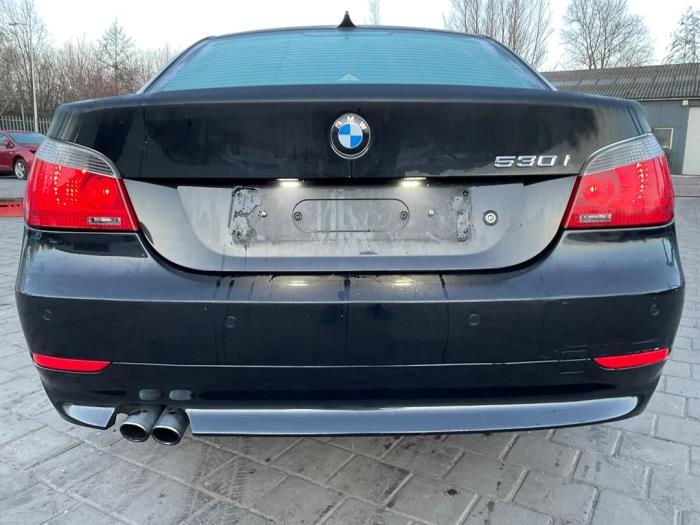 BMW 5 serie 530i 24V Sloopvoertuig (2004, Zwart)