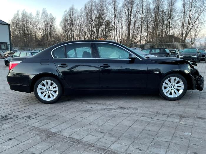 BMW 5 serie 530i 24V Sloopvoertuig (2004, Zwart)