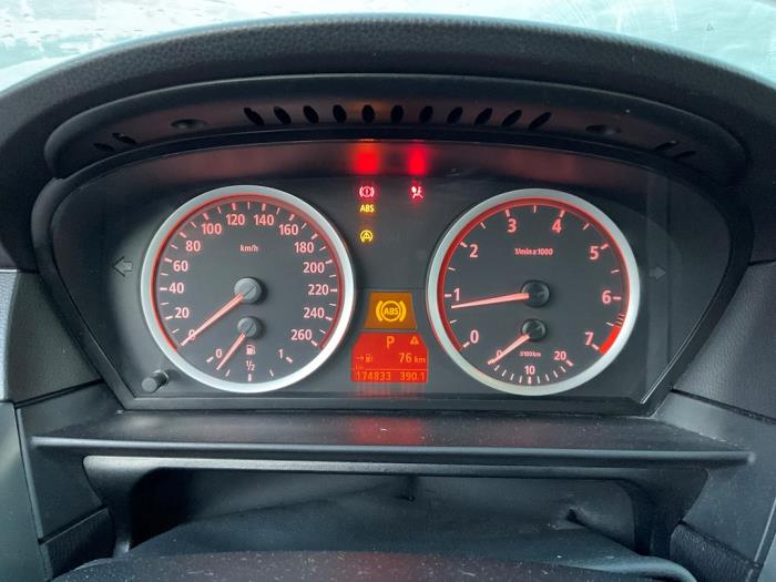 BMW 5 serie 530i 24V Sloopvoertuig (2004, Zwart)