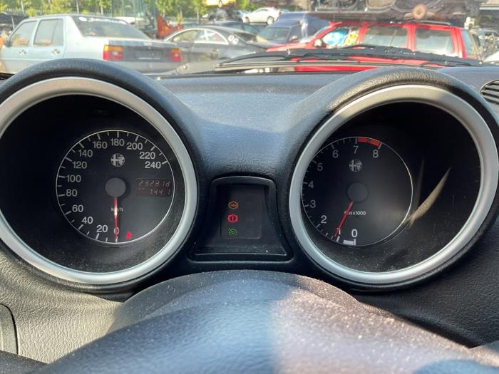 Alfa Romeo 156 1.8 Twin Spark 16V Sloopvoertuig (2005, Zwart)