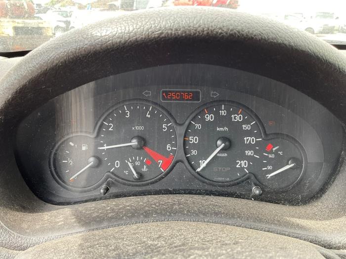 Peugeot 206 SW 1.4 Sloopvoertuig (2002, Grijs)