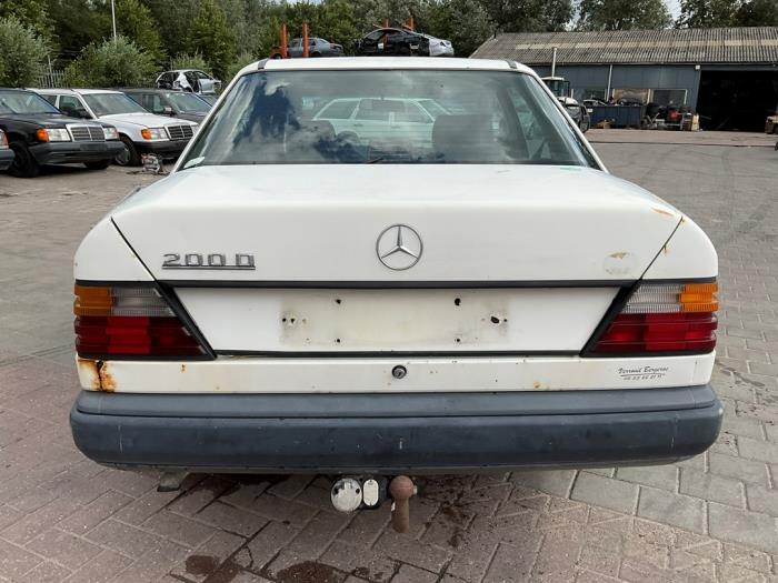 Mercedes E diesel 2.0 200 D Sloopvoertuig (1985, Wit)