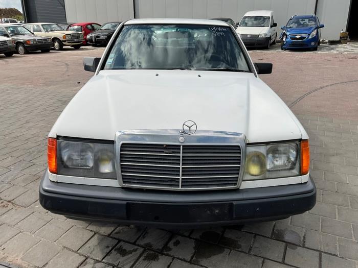 Mercedes E diesel 2.0 200 D Sloopvoertuig (1985, Wit)
