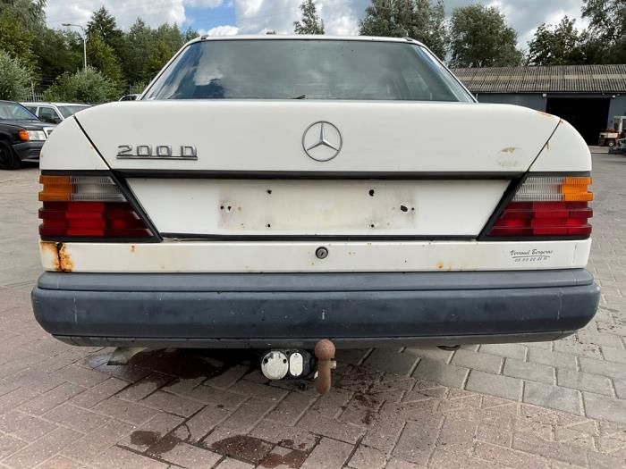 Mercedes E diesel 2.0 200 D Sloopvoertuig (1985, Wit)