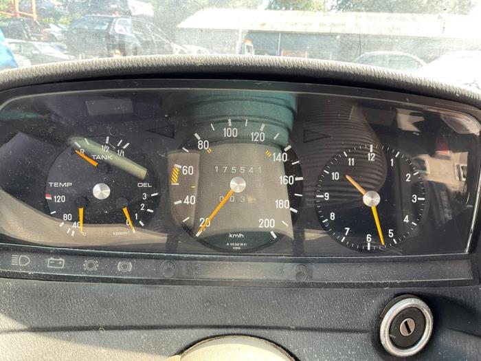 Mercedes 200-280 250 Sloopvoertuig (1980)