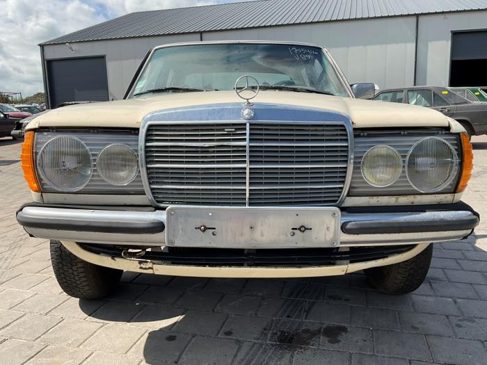 Mercedes 200-280 250 Sloopvoertuig (1980)