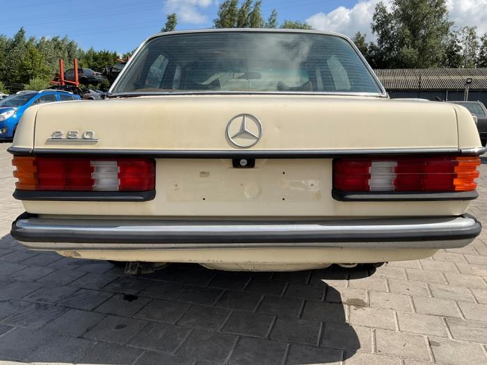 Mercedes 200-280 250 Sloopvoertuig (1980)