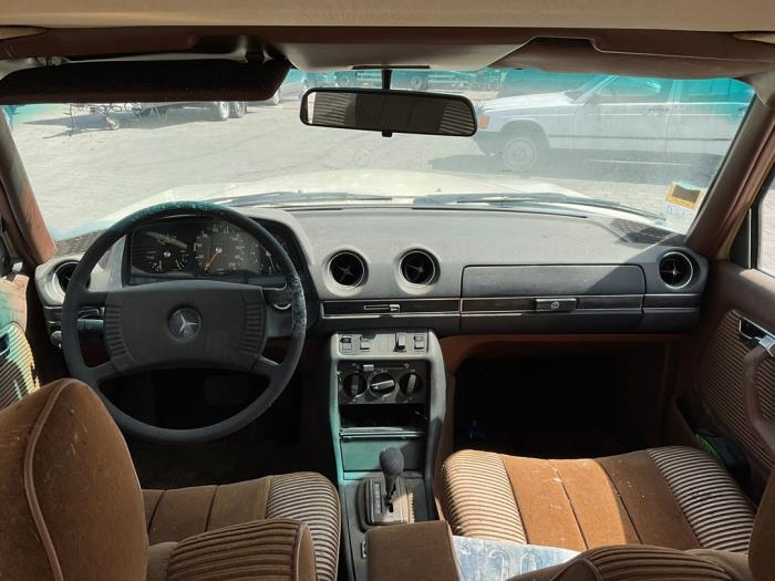 Mercedes 200-280 250 Sloopvoertuig (1980)