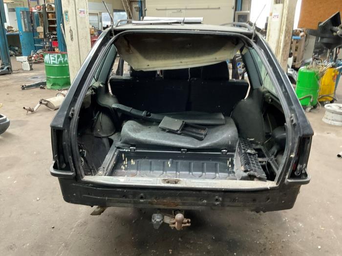 Mercedes E Combi diesel 2.5 250 TD Sloopvoertuig (1993, Zwart)