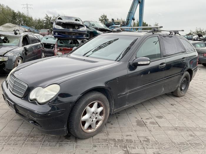 Mercedes C Combi 2.2 C-200 CDI 16V Sloopvoertuig (2002, Zwart)