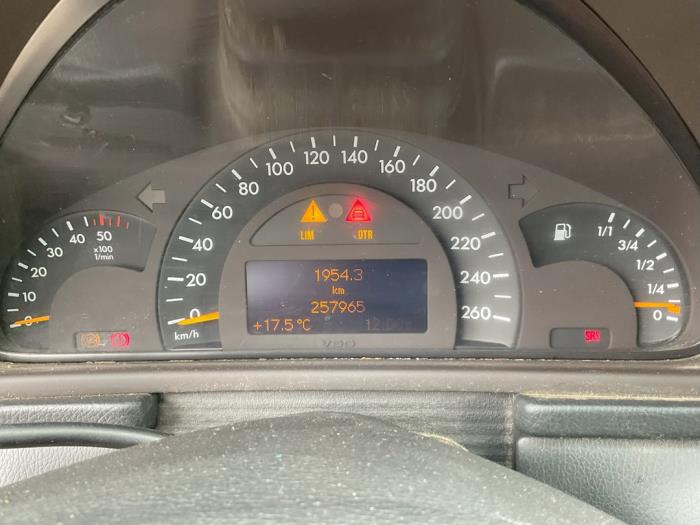 Mercedes C Combi 2.2 C-200 CDI 16V Sloopvoertuig (2002, Zwart)