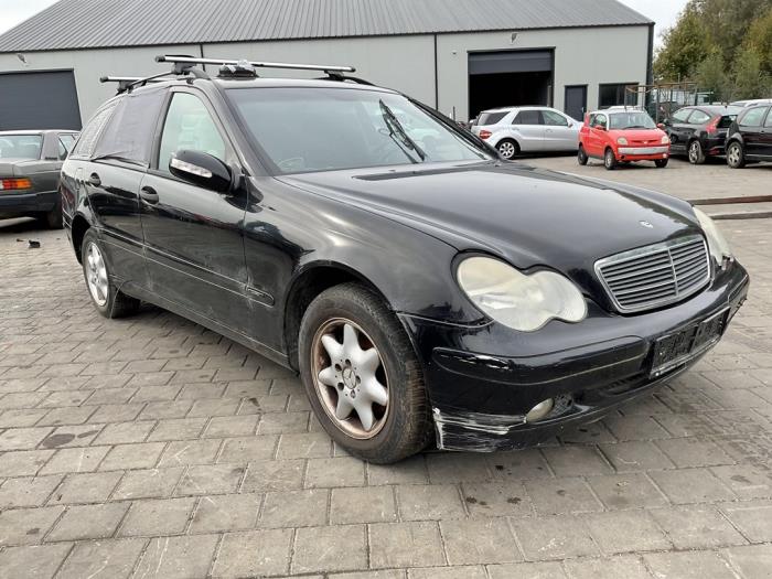 Mercedes C Combi 2.2 C-200 CDI 16V Sloopvoertuig (2002, Zwart)