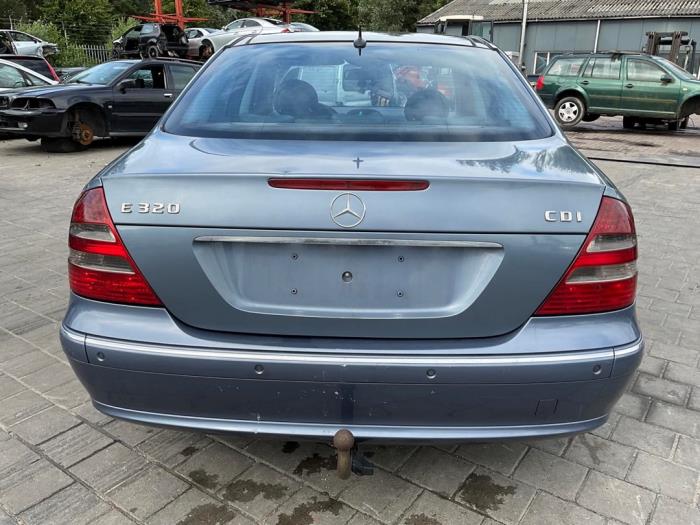 Mercedes E 3.2 E-320 CDI 24V Sloopvoertuig (2004, Blauw)