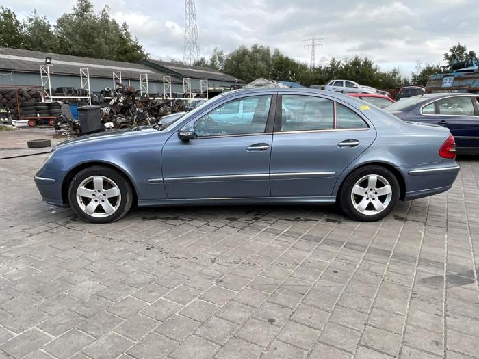Mercedes E 3.2 E-320 CDI 24V Sloopvoertuig (2004, Blauw)
