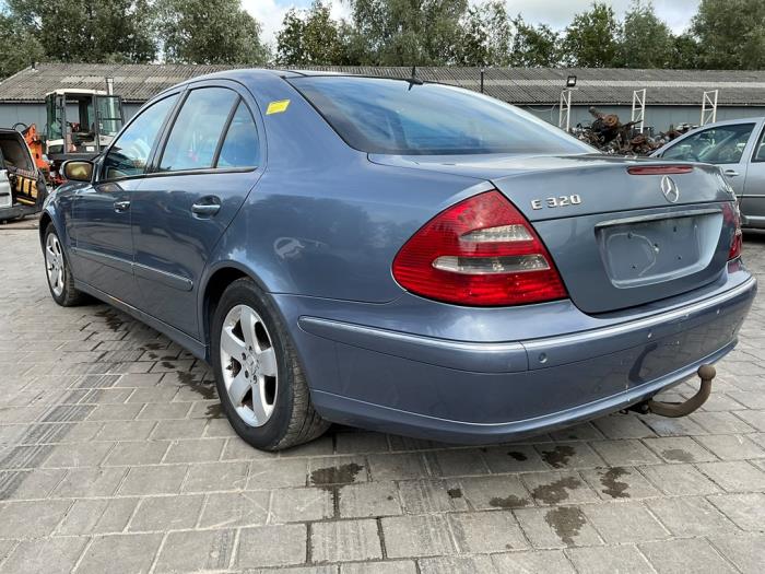 Mercedes E 3.2 E-320 CDI 24V Sloopvoertuig (2004, Blauw)
