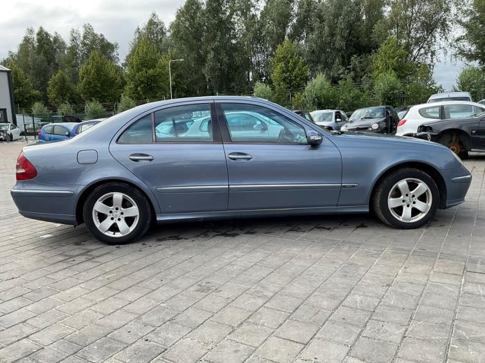 Mercedes E 3.2 E-320 CDI 24V Sloopvoertuig (2004, Blauw)
