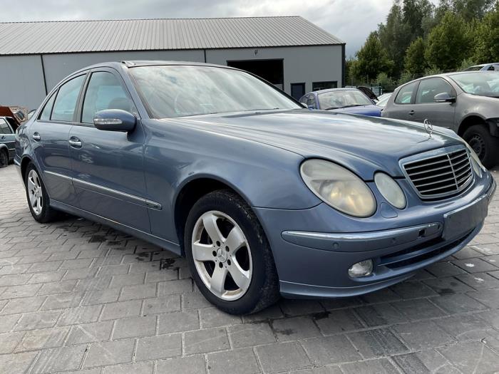 Mercedes E 3.2 E-320 CDI 24V Sloopvoertuig (2004, Blauw)