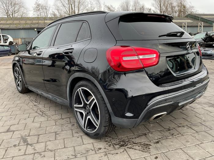 Mercedes GLA 1.6 180 16V Sloopvoertuig (2014, Zwart)