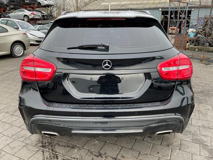 Mercedes GLA 1.6 180 16V Sloopvoertuig (2014, Zwart)