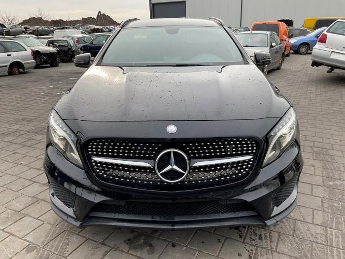 Mercedes GLA 1.6 180 16V Sloopvoertuig (2014, Zwart)