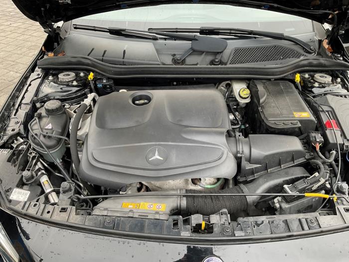 Mercedes GLA 1.6 180 16V Sloopvoertuig (2014, Zwart)