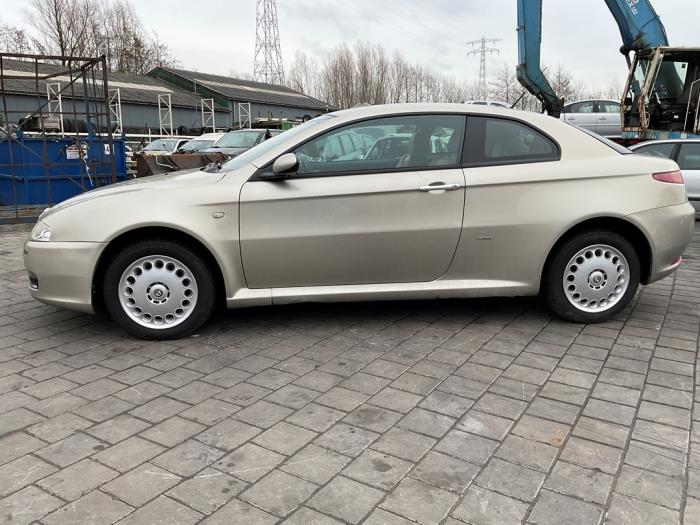 Alfa Romeo GT 2.0 JTS 16V Sloopvoertuig (2006, Grijs)