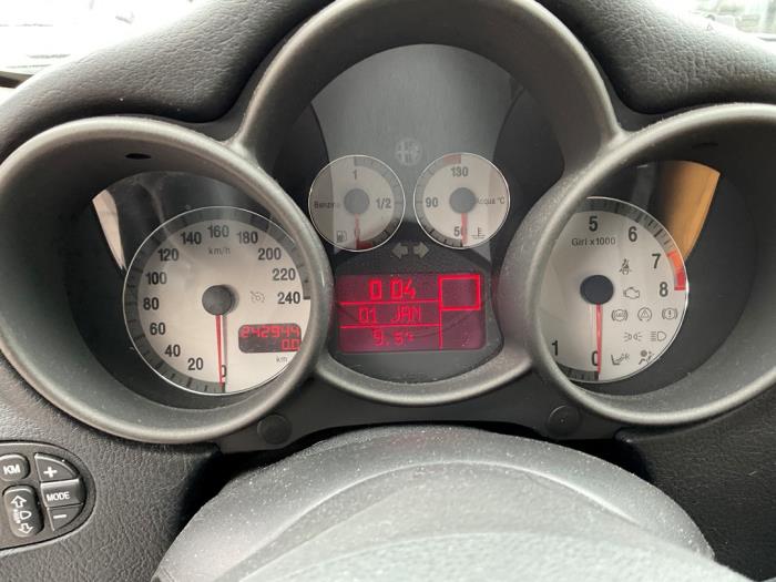 Alfa Romeo GT 2.0 JTS 16V Sloopvoertuig (2006, Grijs)