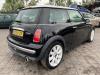 Mini Mini One/Cooper 1.6 16V Cooper Schadevoertuig (2003, Zwart)