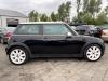 Mini Mini One/Cooper 1.6 16V Cooper Schadevoertuig (2003, Zwart)