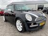 Mini Mini One/Cooper 1.6 16V Cooper Schadevoertuig (2003, Zwart)