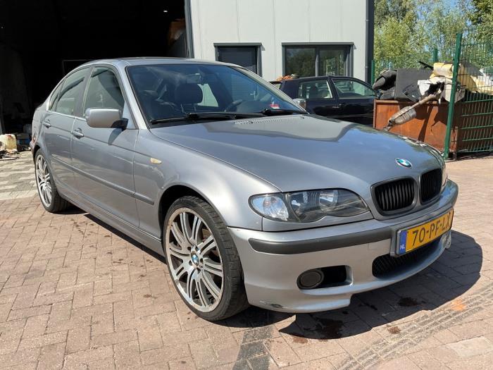 BMW 3 serie 318i 16V Schadevoertuig (2004, Grijs)