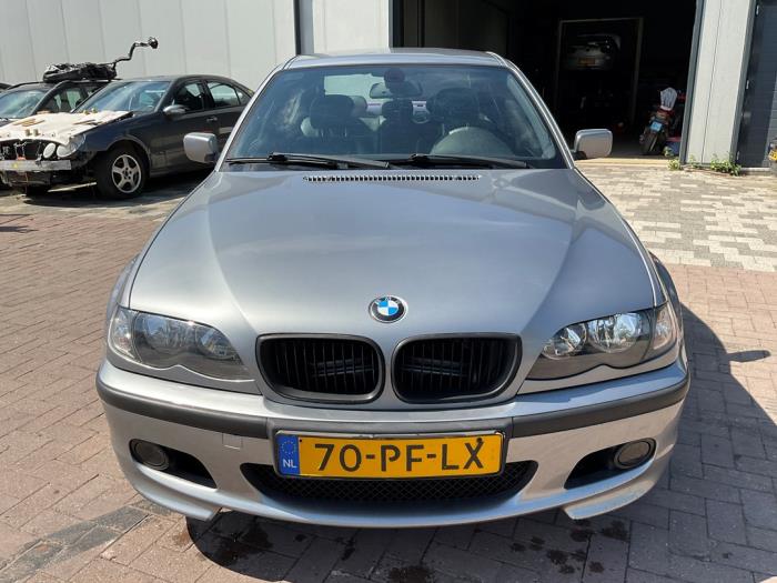 BMW 3 serie 318i 16V Schadevoertuig (2004, Grijs)