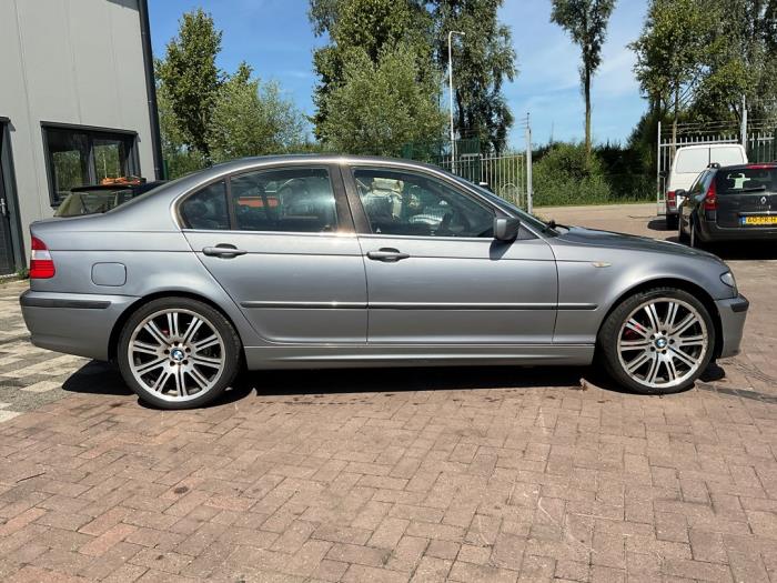 BMW 3 serie 318i 16V Schadevoertuig (2004, Grijs)