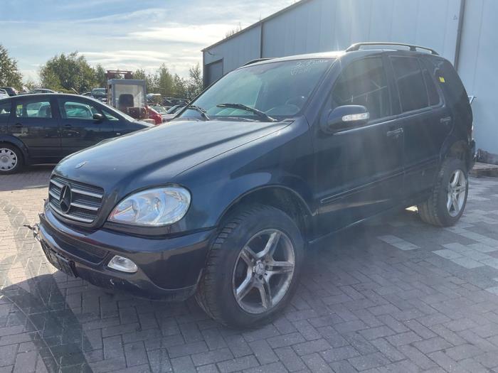 Mercedes ML I 270 2.7 CDI 20V Sloopvoertuig (2001)