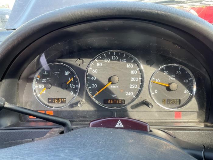 Mercedes ML I 270 2.7 CDI 20V Sloopvoertuig (2001)