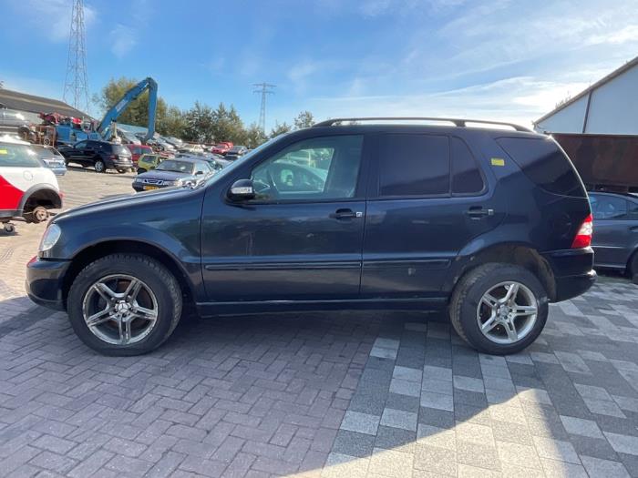 Mercedes ML I 270 2.7 CDI 20V Sloopvoertuig (2001)