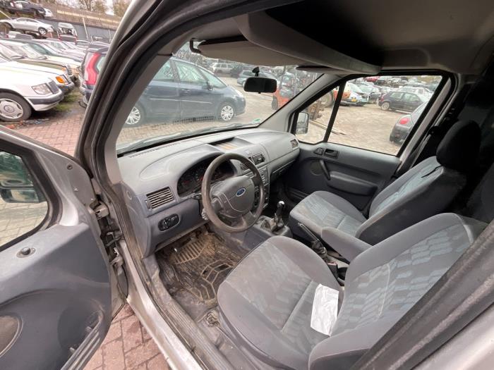 Ford Transit Connect 1.8 TDCi 75 Schadevoertuig (2008, Zilver)