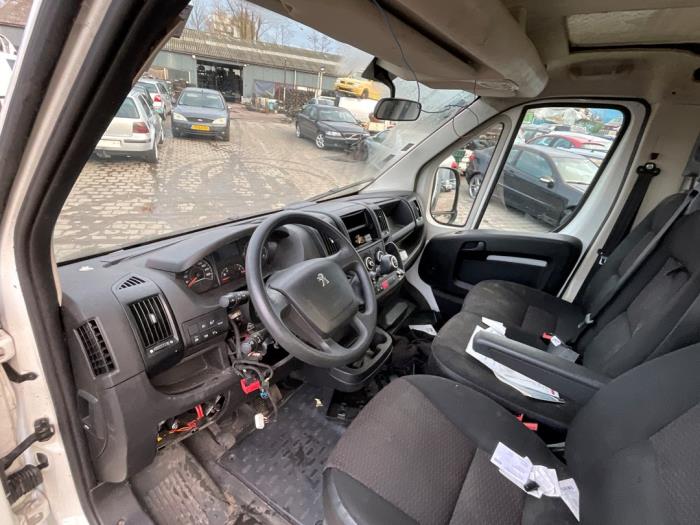 Peugeot Boxer 2.2 Blue HDi 140 Sloopvoertuig (2019, Wit)