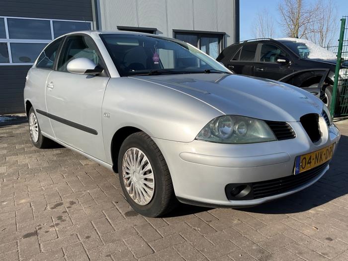 Seat Ibiza III 1.4 16V 75 Schadevoertuig (2003, Grijs)