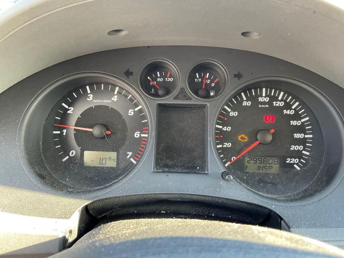 Seat Ibiza III 1.4 16V 75 Schadevoertuig (2003, Grijs)