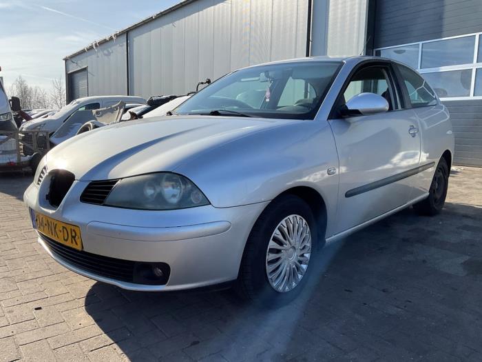 Seat Ibiza III 1.4 16V 75 Schadevoertuig (2003, Grijs)