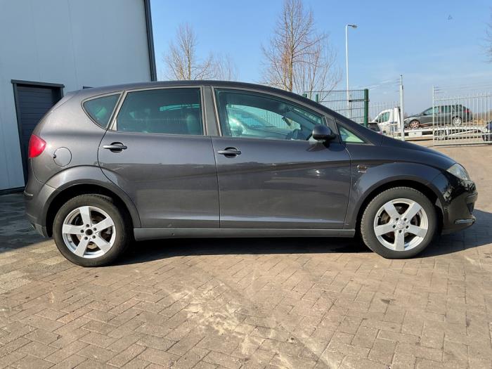 Seat Altea 2.0 FSI 16V Sloopvoertuig (2005, Zwart)