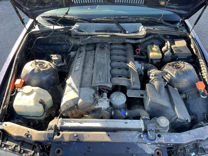 BMW 3 serie 320i 24V Sloopvoertuig (1993, Blauw)