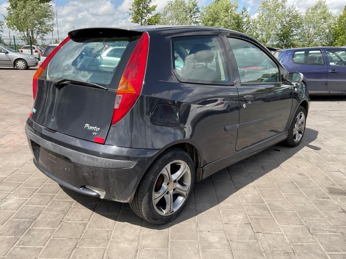 Fiat Punto II 1.2 16V Schadevoertuig (2003, Zwart)