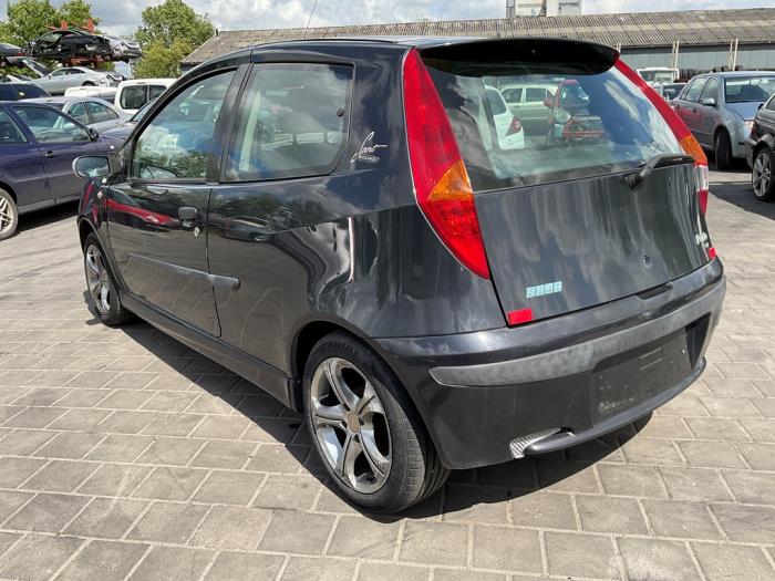 Fiat Punto II 1.2 16V Schadevoertuig (2003, Zwart)