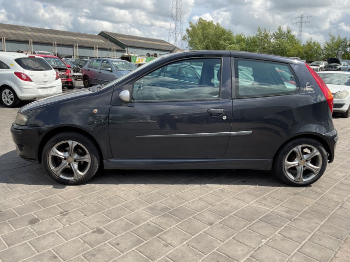 Fiat Punto II 1.2 16V Schadevoertuig (2003, Zwart)