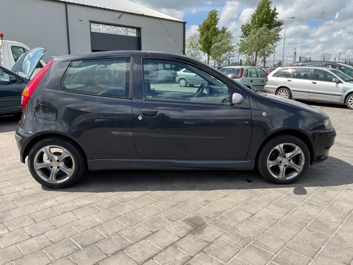 Fiat Punto II 1.2 16V Schadevoertuig (2003, Zwart)