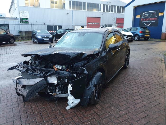 Mercedes A 1.5 A-180d Sloopvoertuig (2018, Zwart)