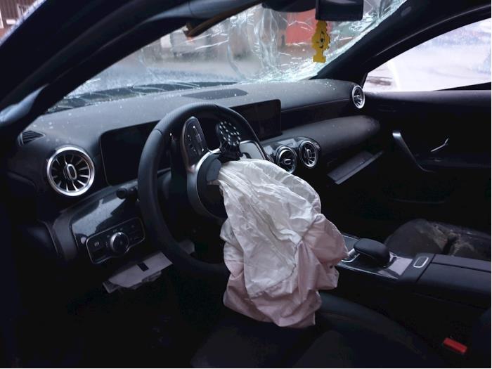 Mercedes A 1.5 A-180d Sloopvoertuig (2018, Zwart)