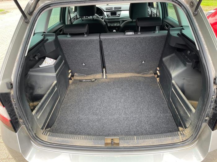 Skoda Fabia III Combi 1.2 TSI 16V Greentech Sloopvoertuig (2016, Beige)